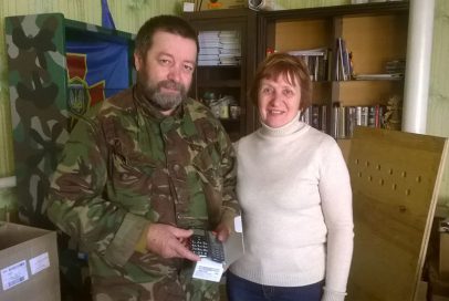 Волонтери «Бахмута Українського» передали мобільні телефони для бійців ВСУ.