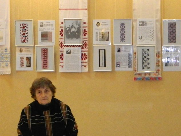 В музеї Бахмута відкрили виставку вишитої історії України