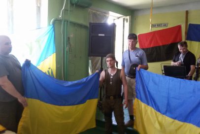 Волонтери "Бахмута Українського" для бійців влаштували концерт напередодні свята