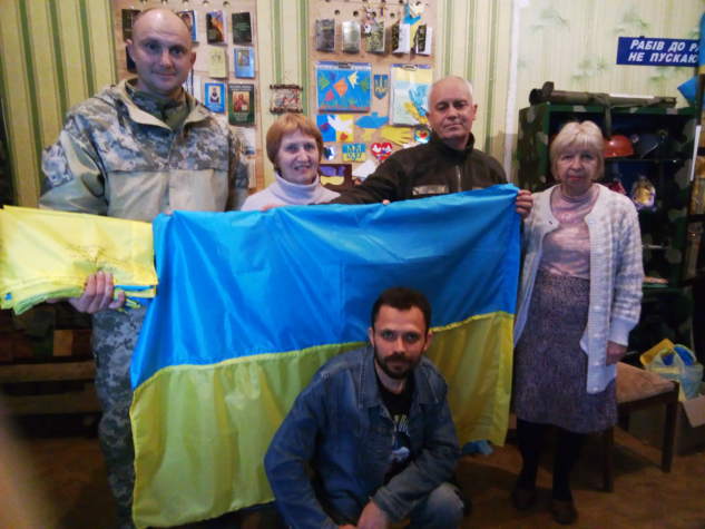 Прапори від "Бахмута Українського" поїхали на передову